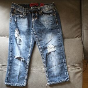 Zanadi Blue Distressed Capri Pants